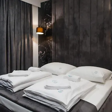 Kapitańskie - Pływające Hotel apartamentowy *