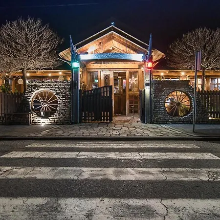 Kapitanskie - Plywajace 아파트호텔