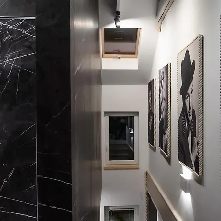 Kapitańskie - Pływające Hotel apartamentowy *